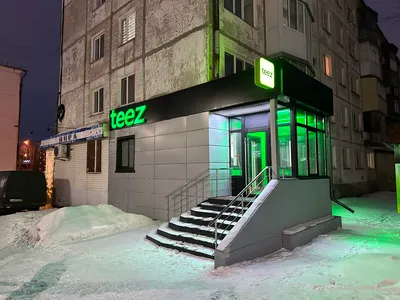 Teez - световая вывеска + обшивка фасада